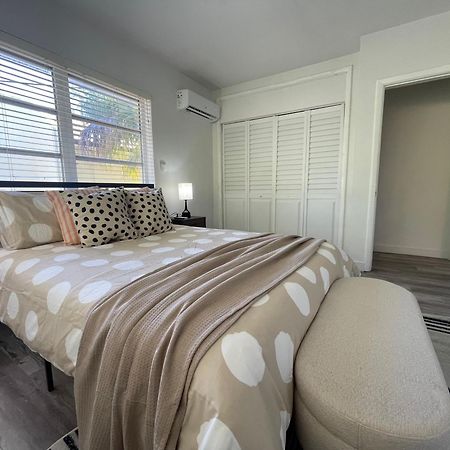 Fully Equipped Apartments With Parking Near Cocowalk Майами Экстерьер фото