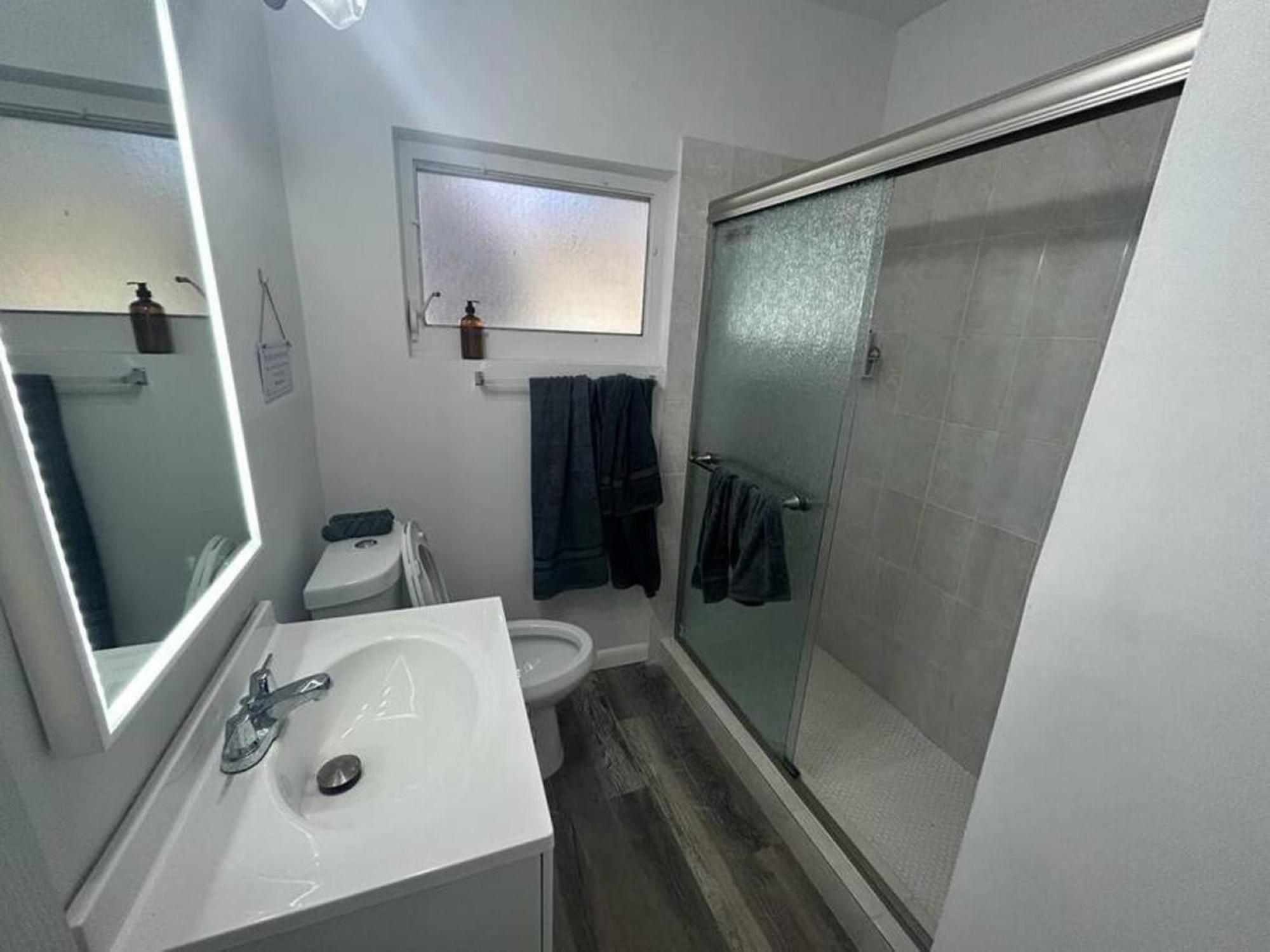 Fully Equipped Apartments With Parking Near Cocowalk Майами Экстерьер фото