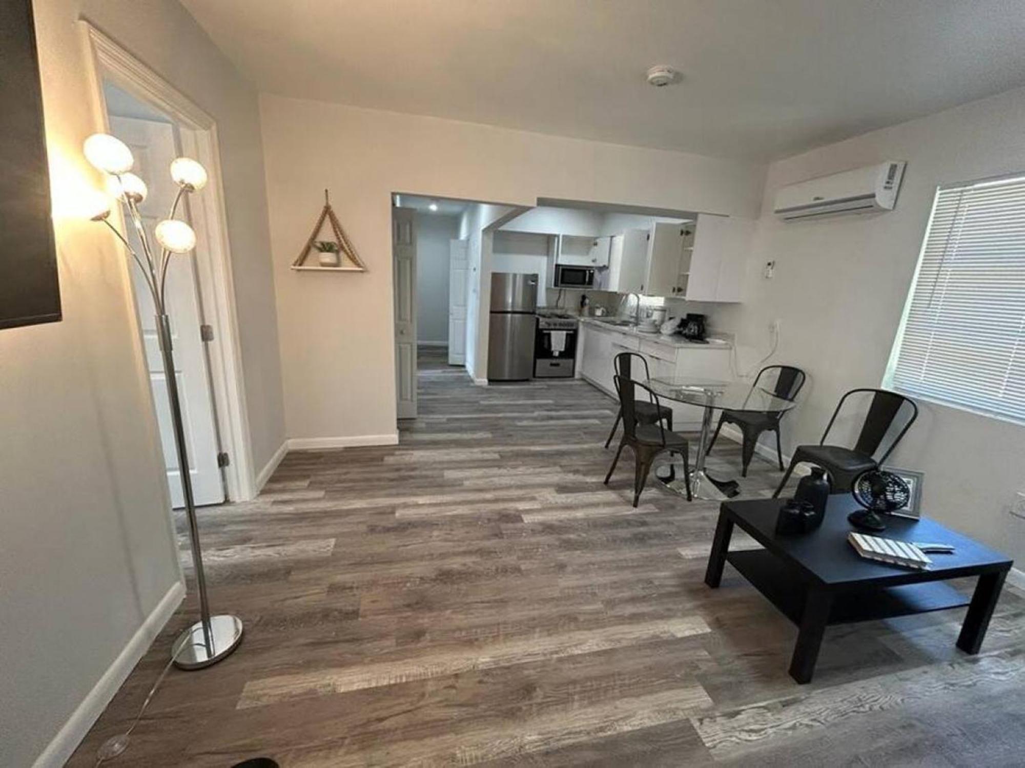 Fully Equipped Apartments With Parking Near Cocowalk Майами Экстерьер фото