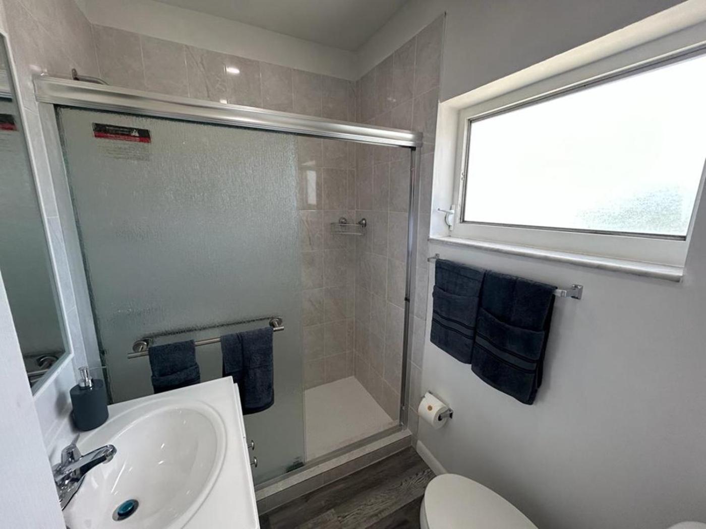 Fully Equipped Apartments With Parking Near Cocowalk Майами Экстерьер фото